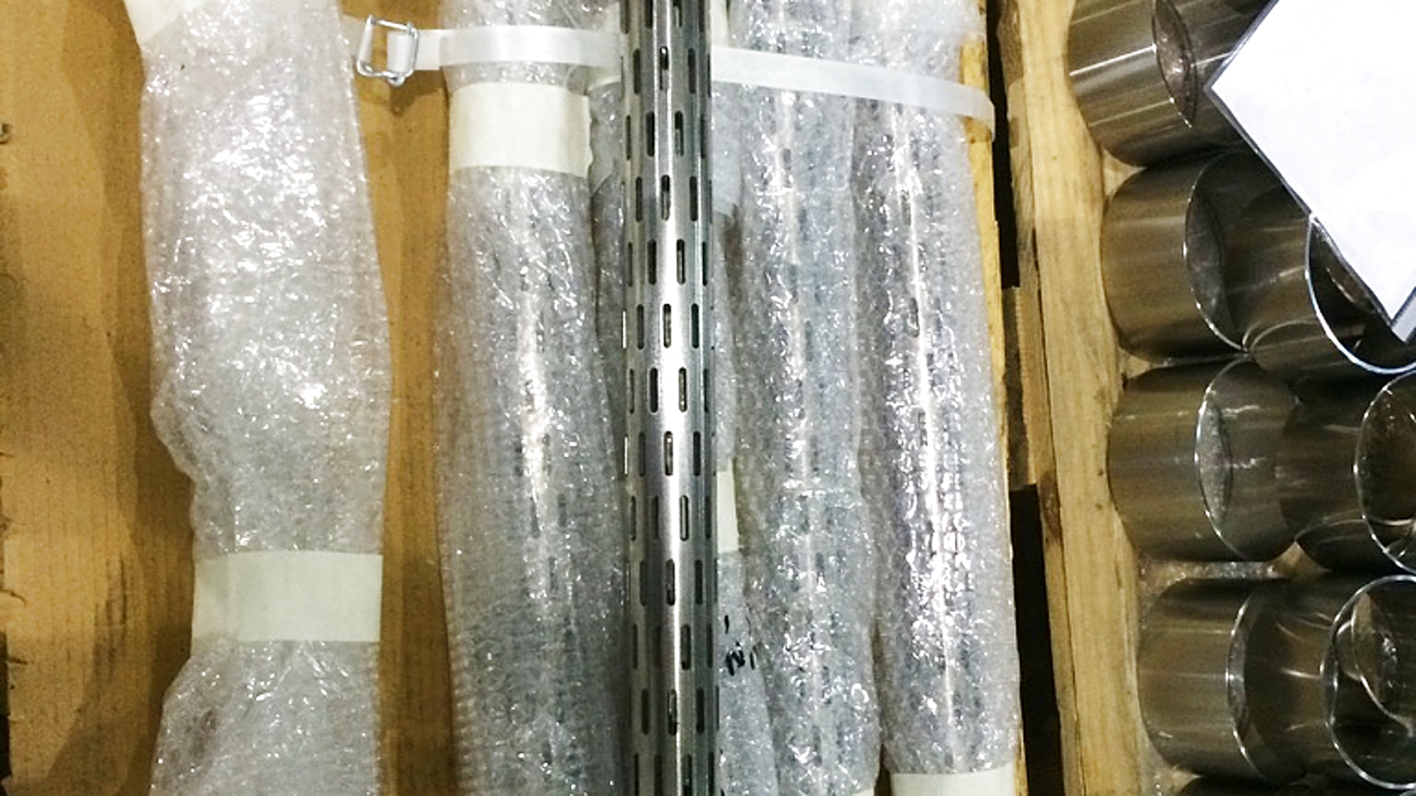 Non-magnetic internal screen assemblies